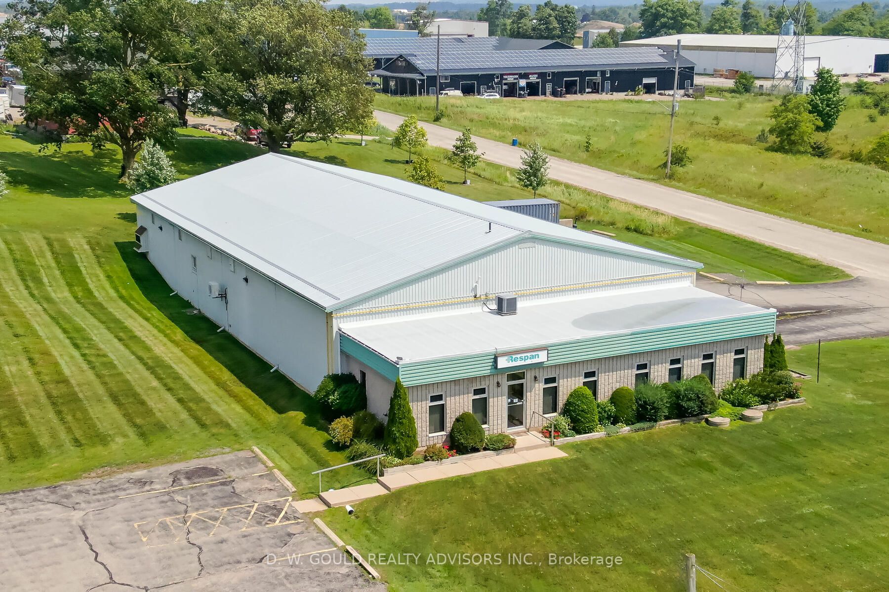 8 Erinville Dr