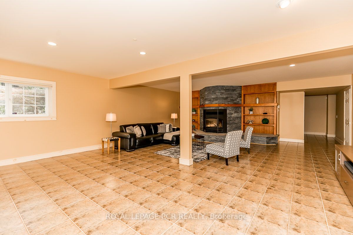 428510 25th Side Road