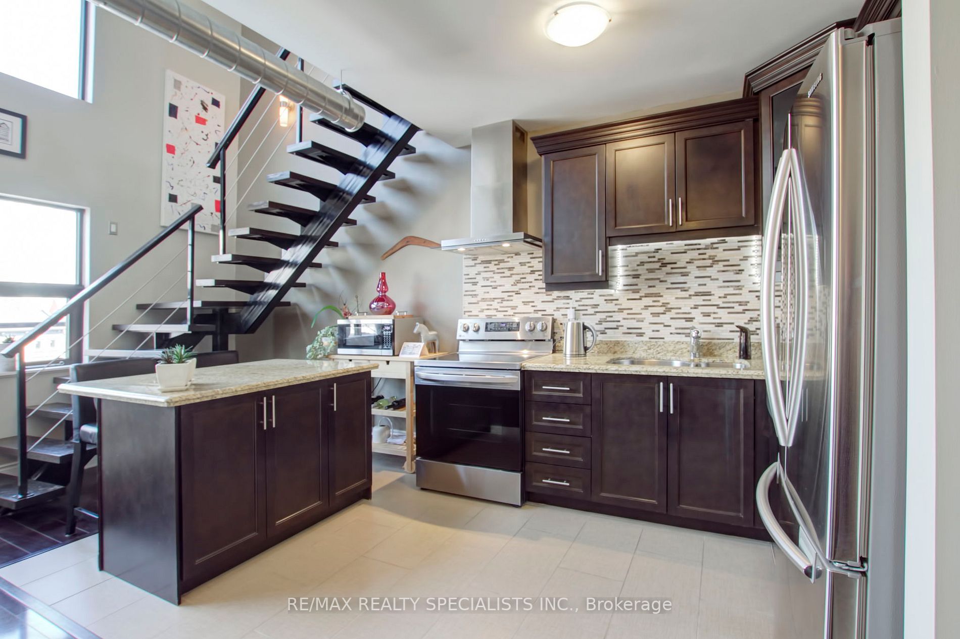 80 King William St, #402