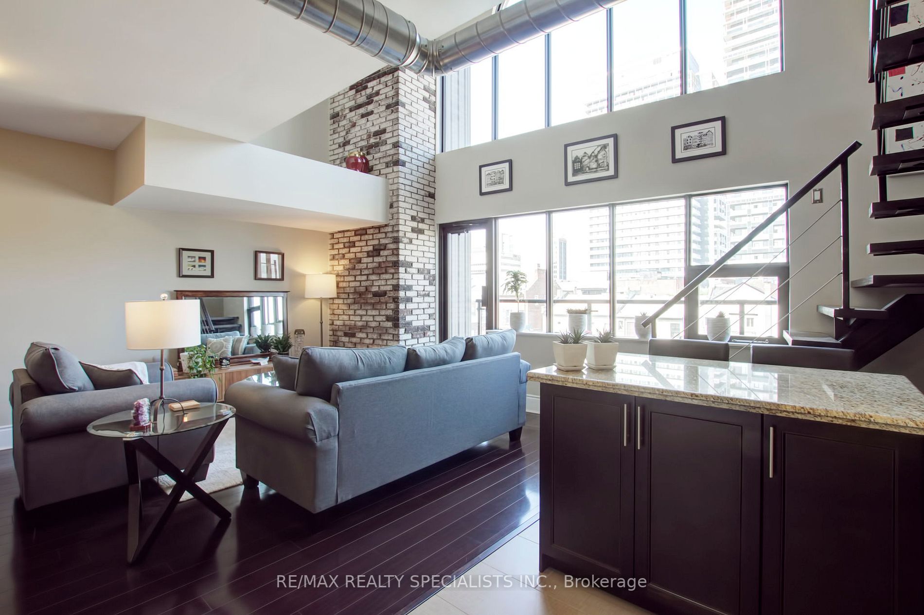 80 King William St, #402
