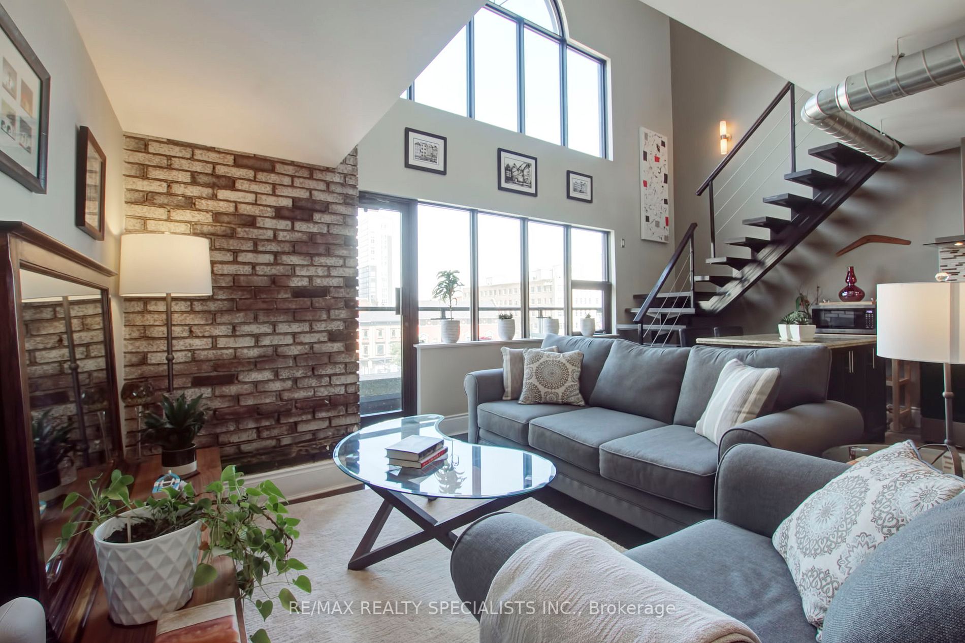 80 King William St, #402