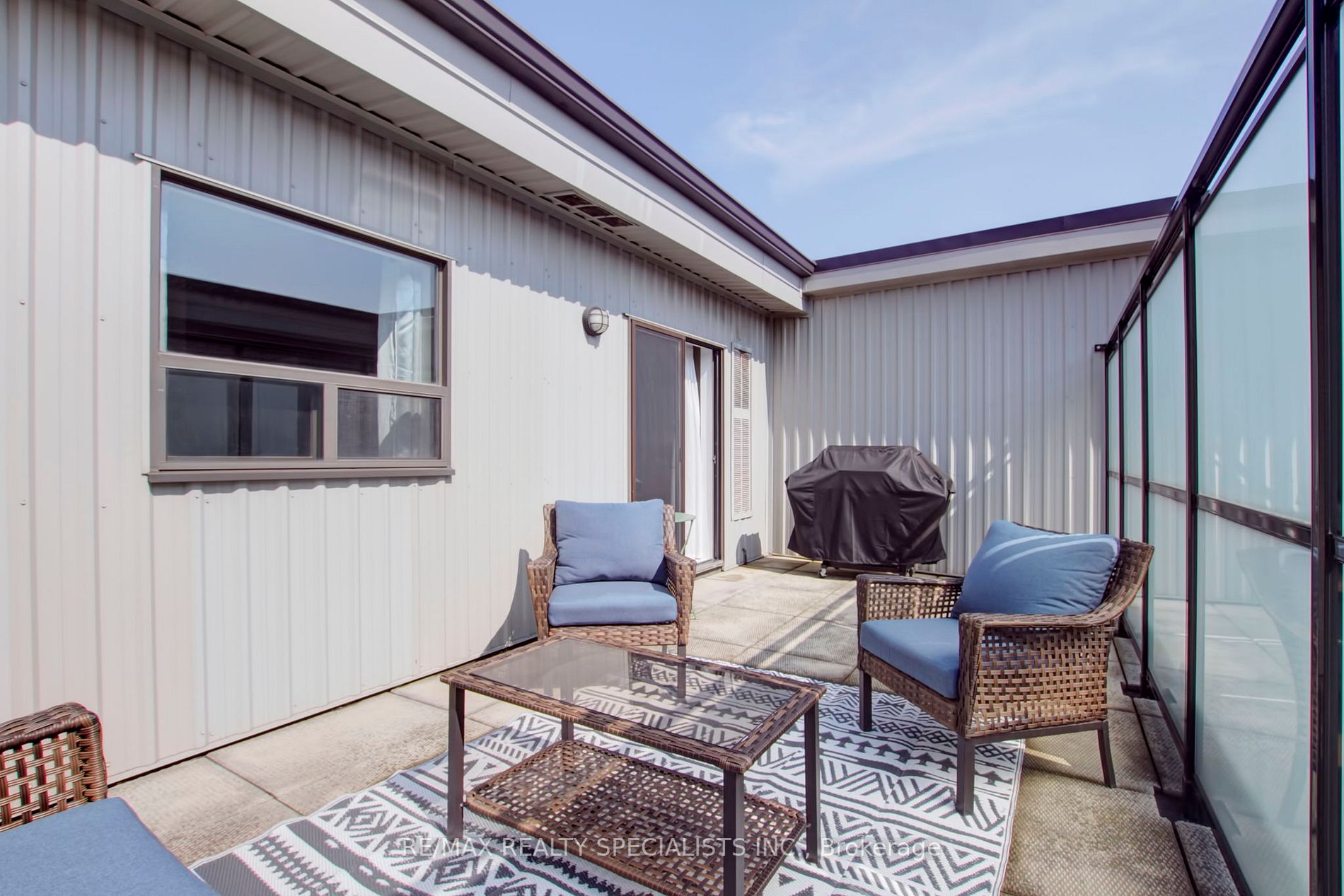 80 King William St, #402