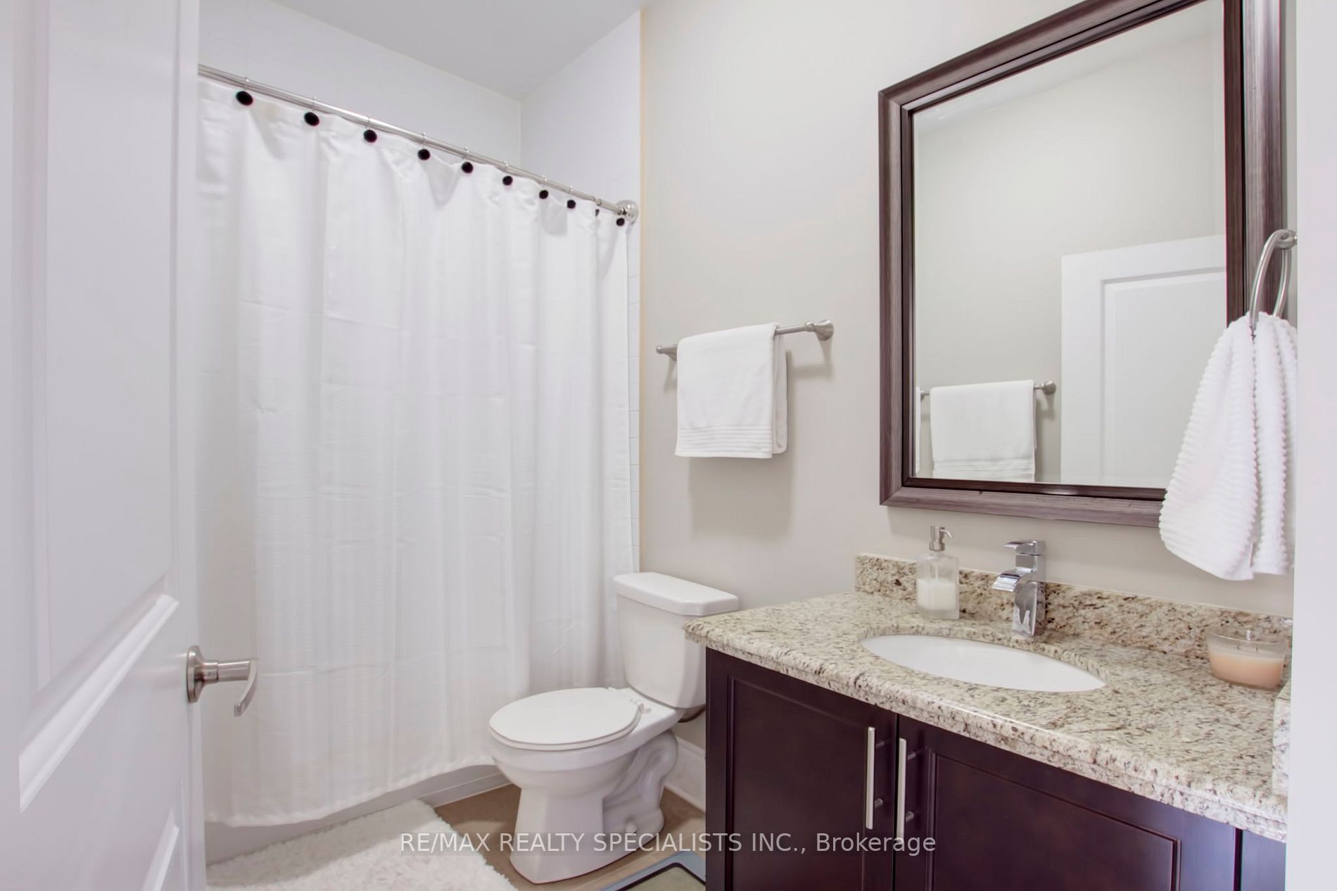 80 King William St, #402