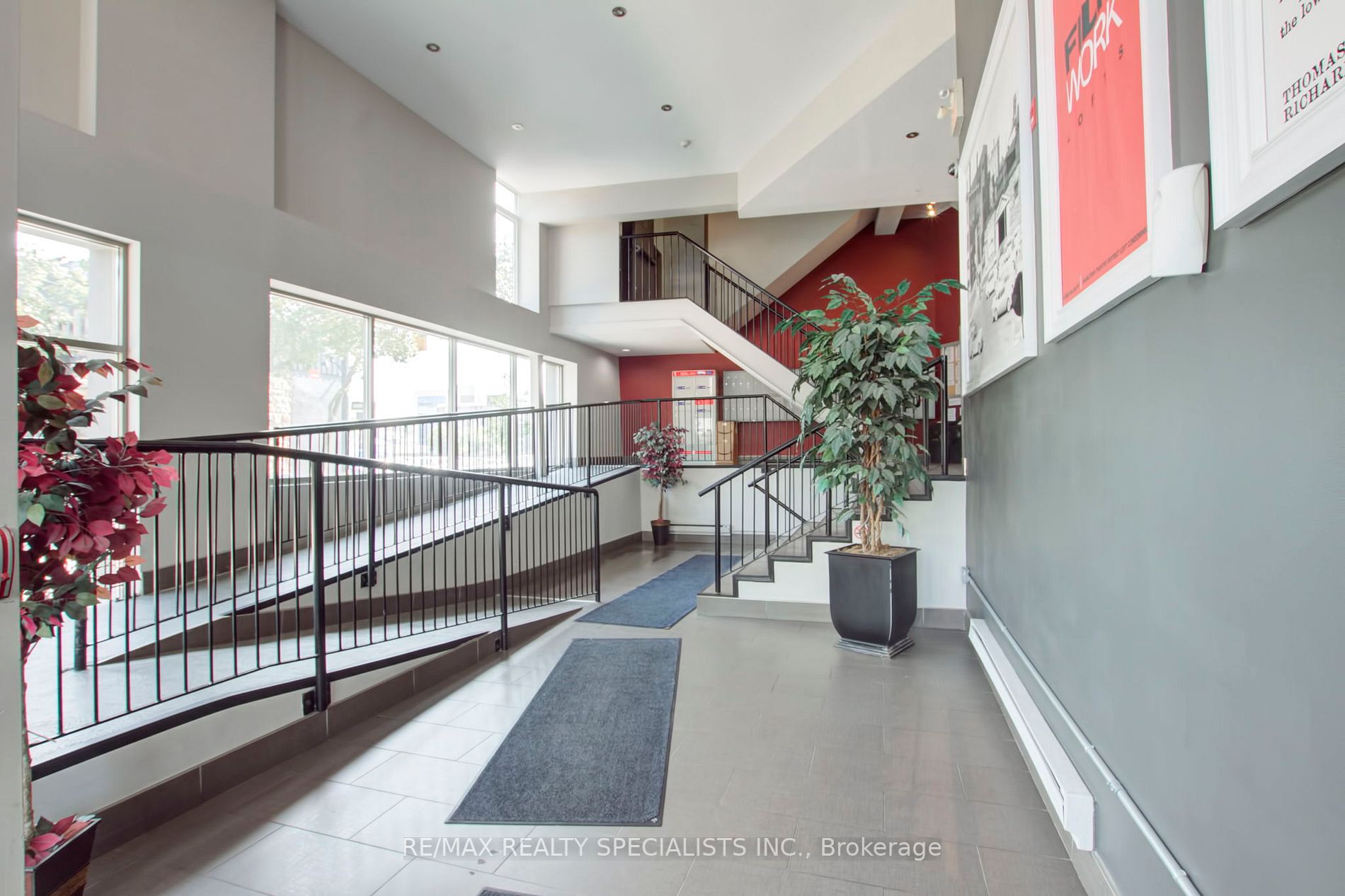 80 King William St, #402