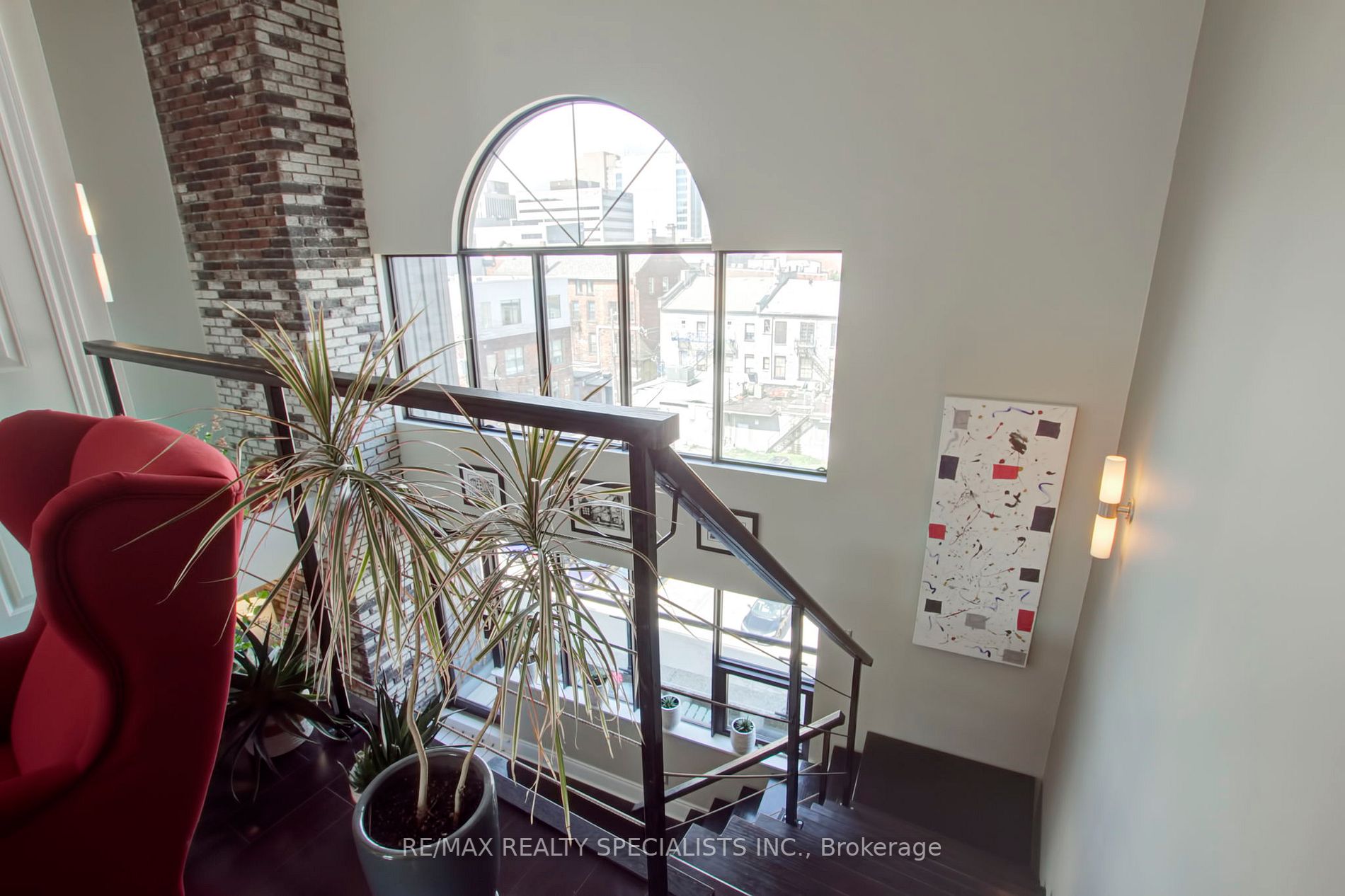 80 King William St, #402