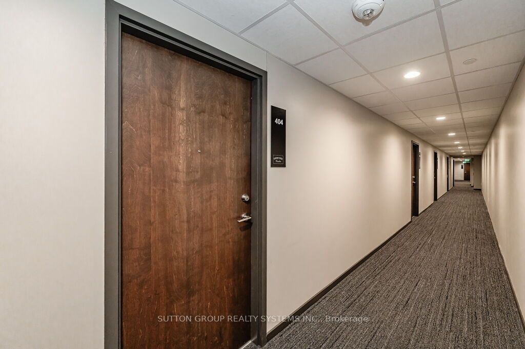 108 Garment St, #404