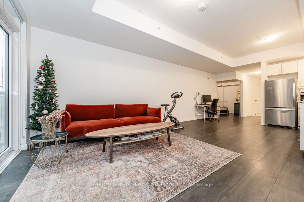 108 Garment St, #404