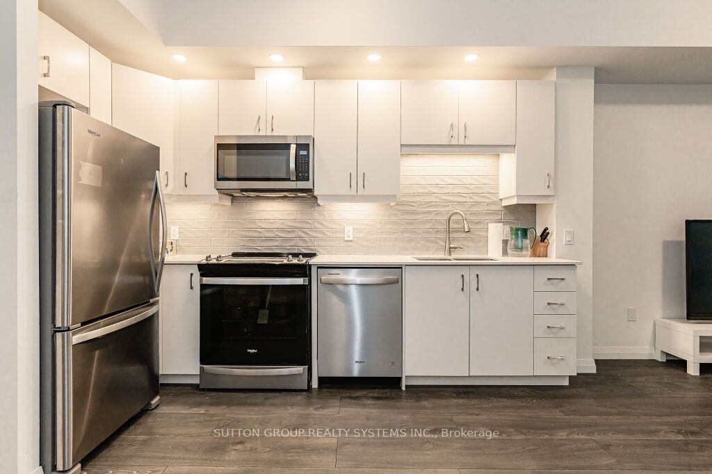 108 Garment St, #404