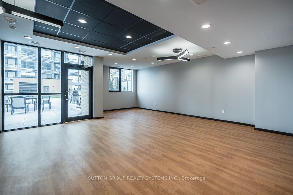 108 Garment St, #404