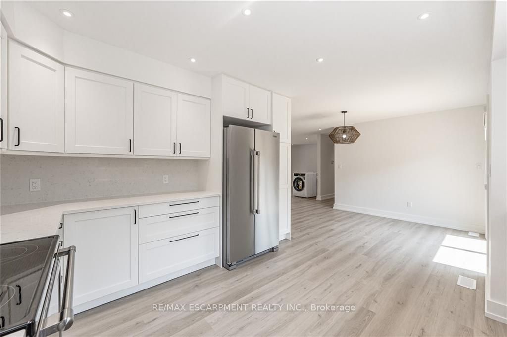 664 HIAWATHA Boulevard, #Upper