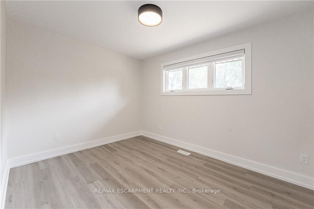 664 HIAWATHA Boulevard, #Upper