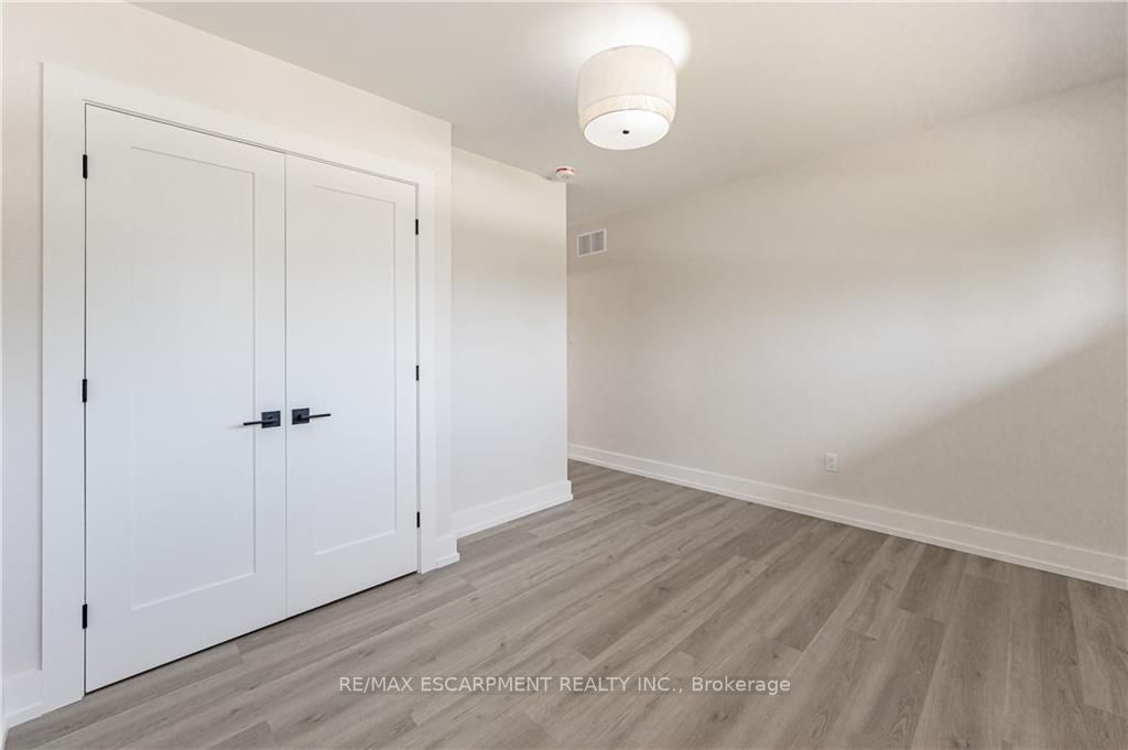 664 HIAWATHA Boulevard, #Upper