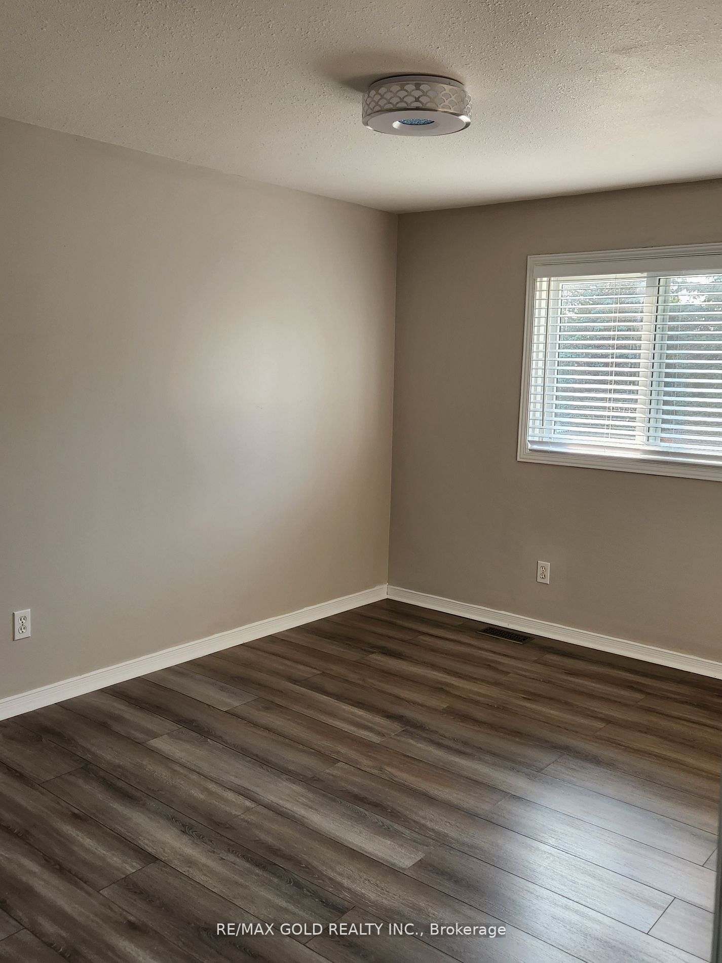 24 Watercress Crt