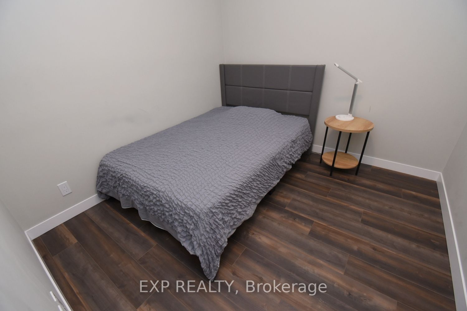 15 Queen St S, #1701