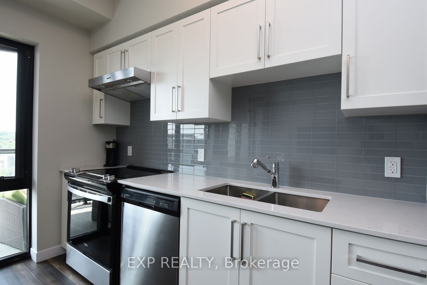 15 Queen St S, #1701