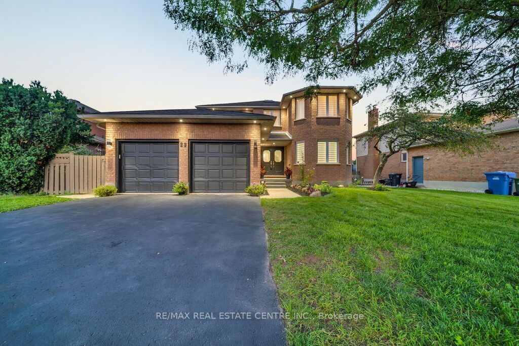 29 Kortright Road E