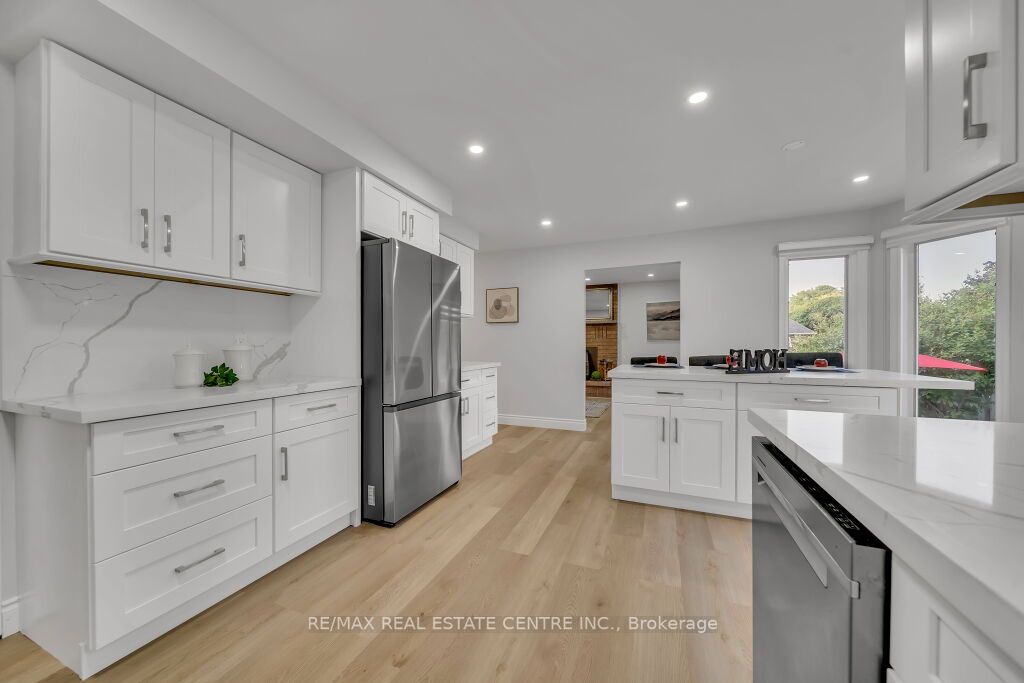 29 Kortright Road E