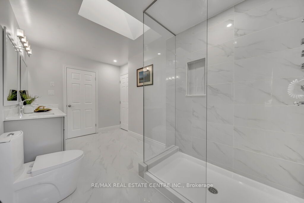 29 Kortright Road E