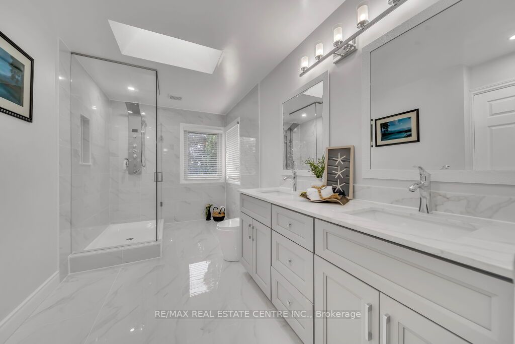 29 Kortright Road E