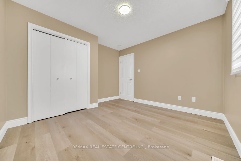 29 Kortright Road E