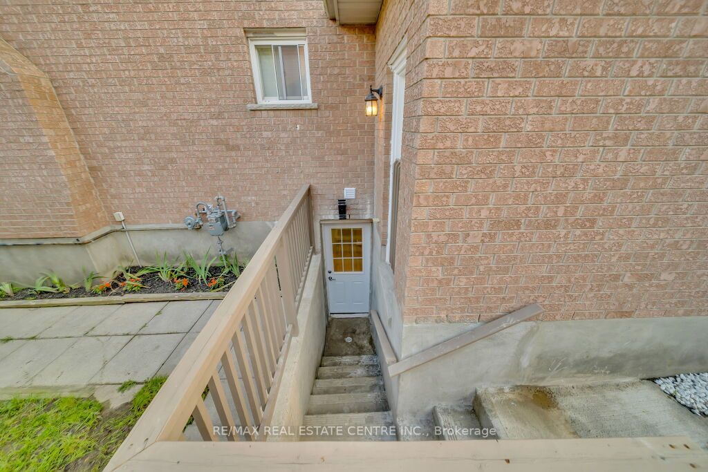 29 Kortright Road E