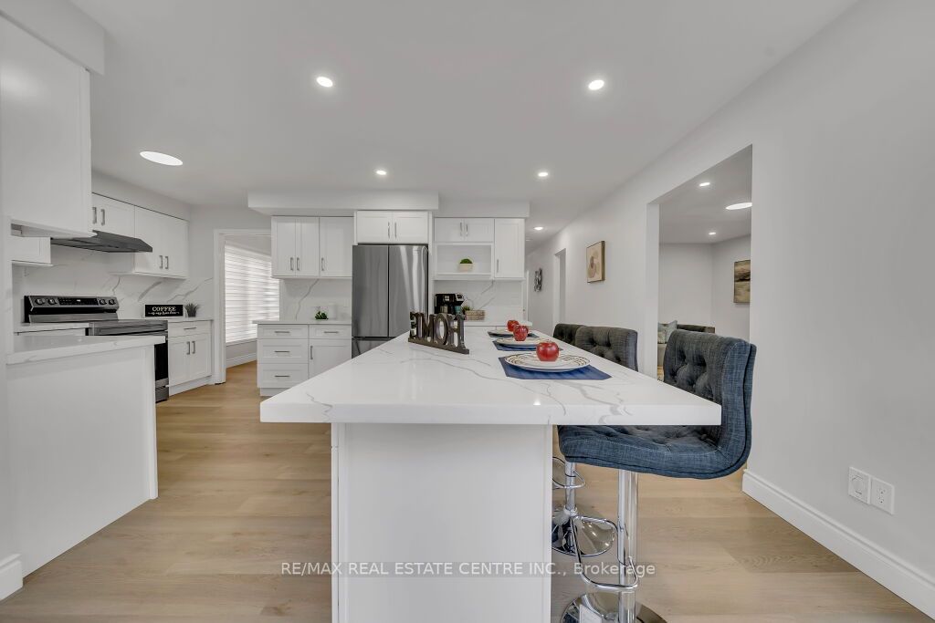 29 Kortright Road E