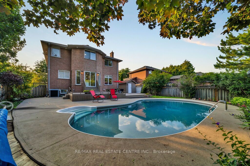 29 Kortright Road E