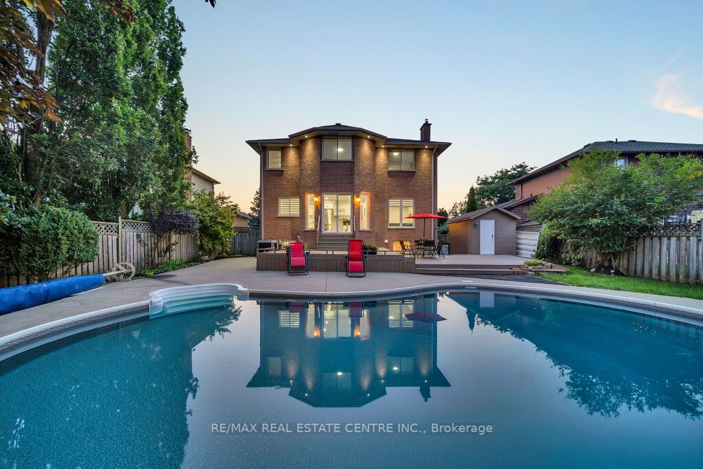29 Kortright Road E