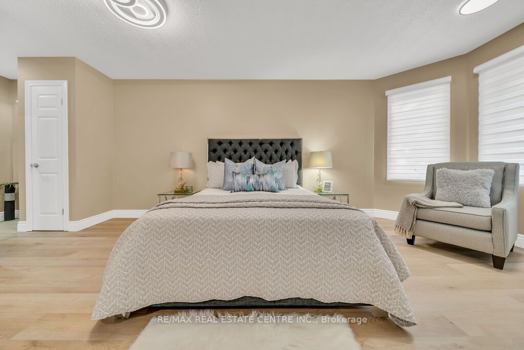 29 Kortright Road E