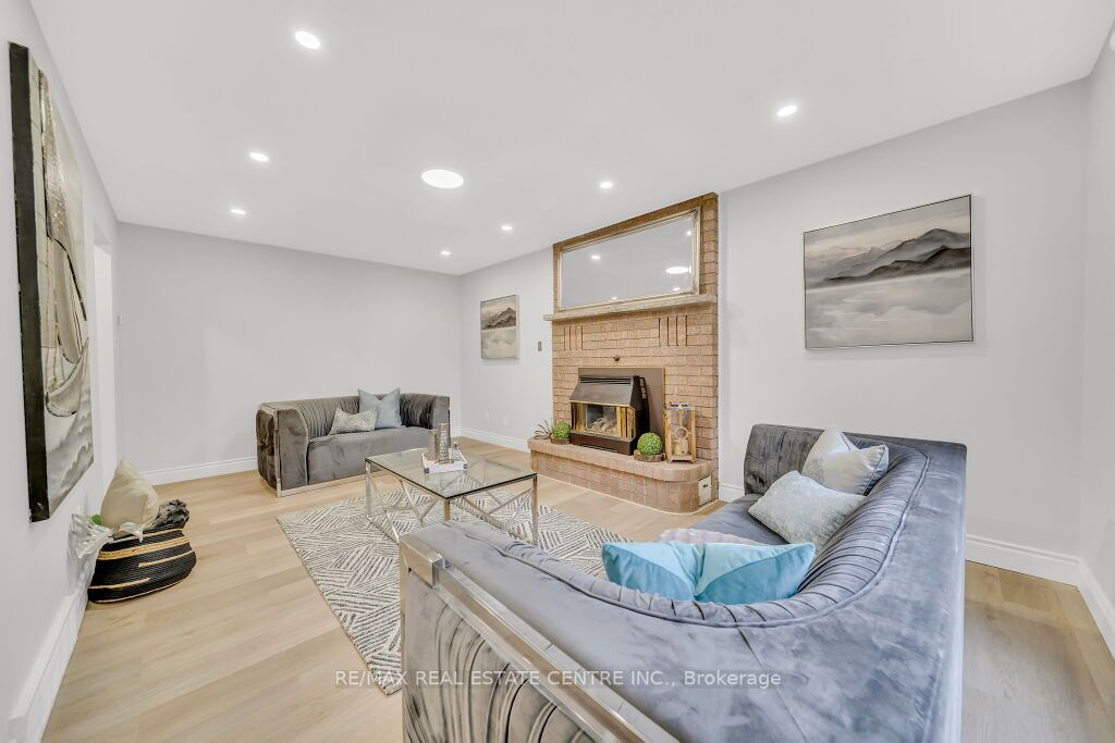 29 Kortright Road E
