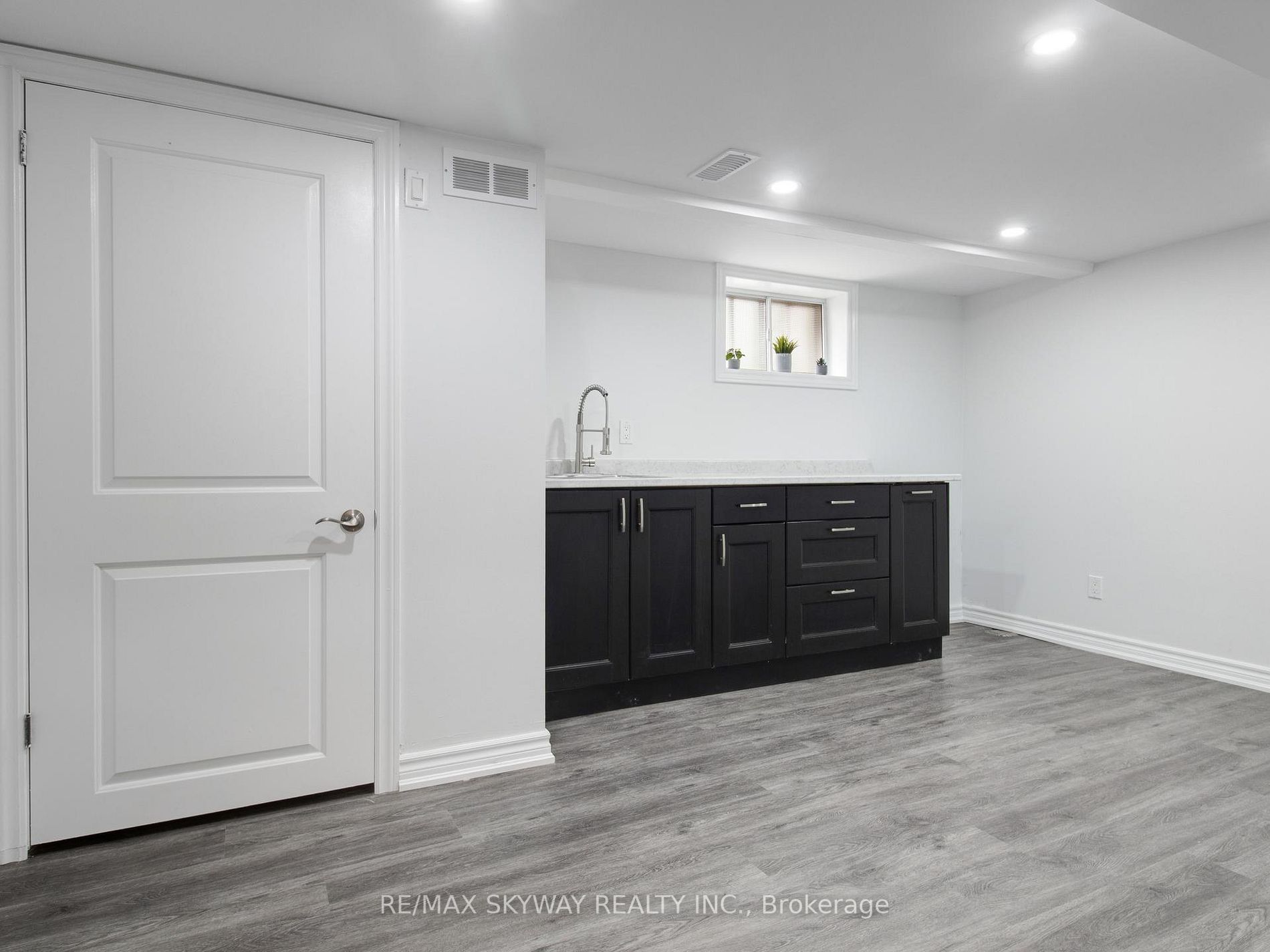 317 West 2nd St