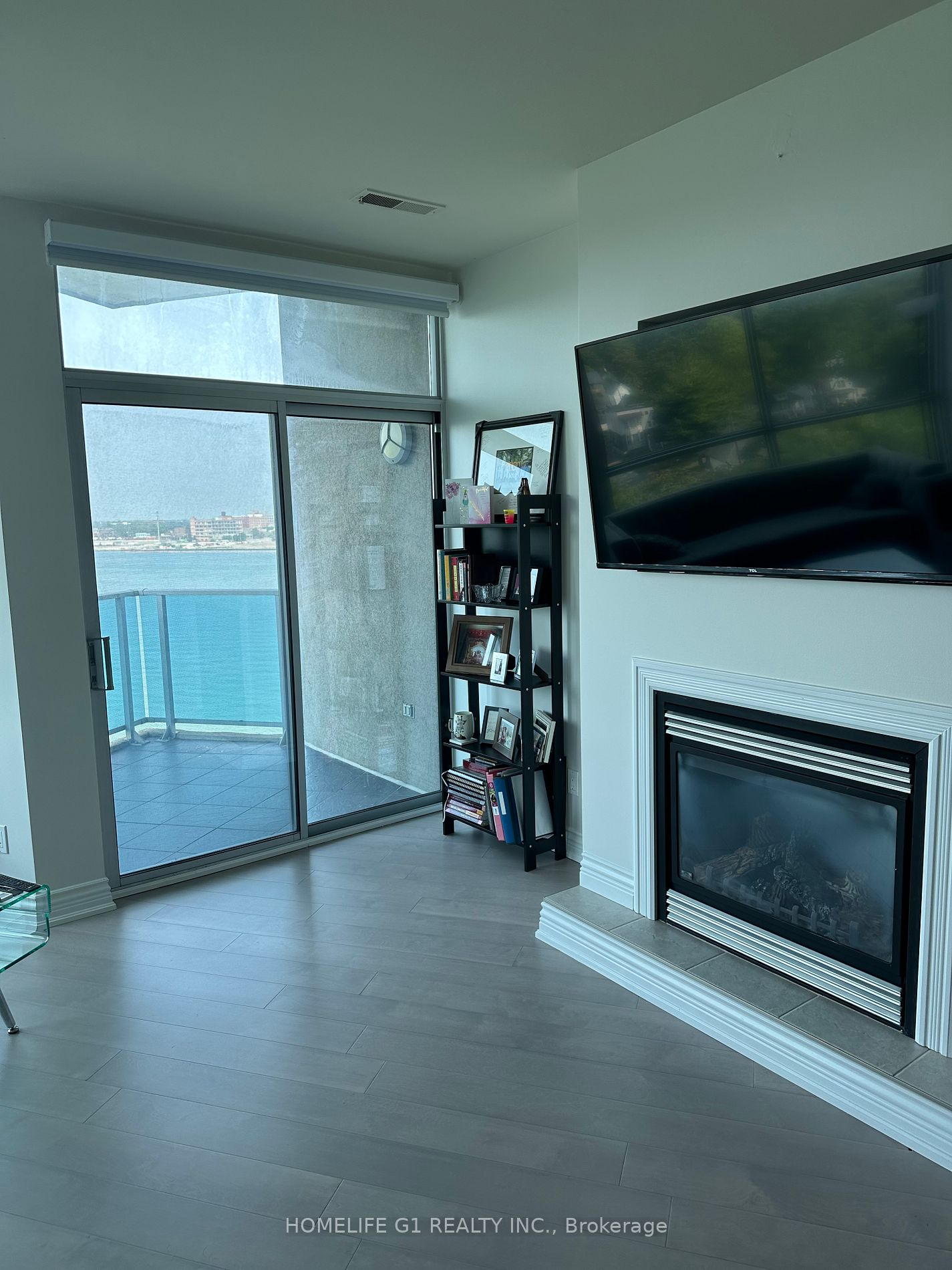 1225 River side Drive W, #701