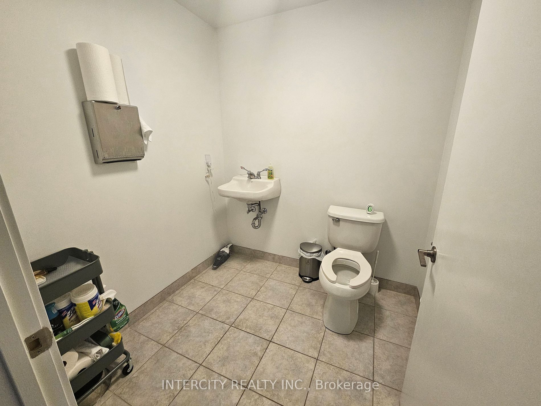 510 North Service Rd W