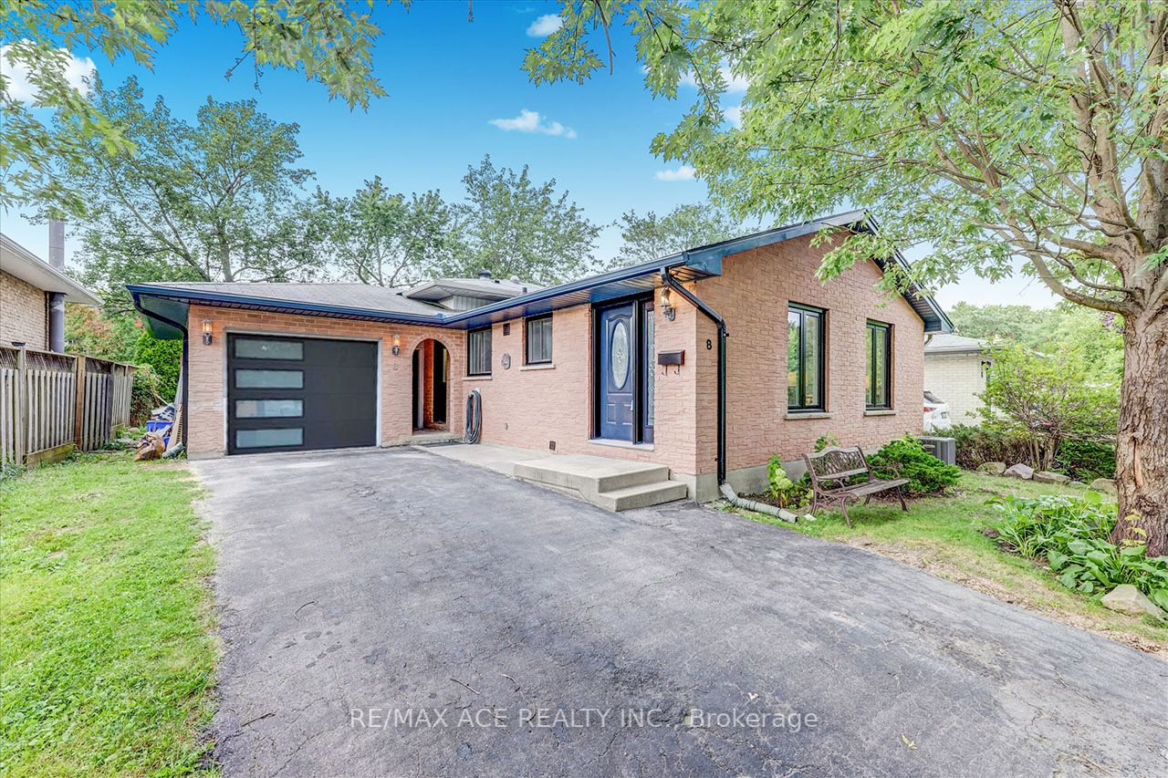 8 Ponderosa Crescent