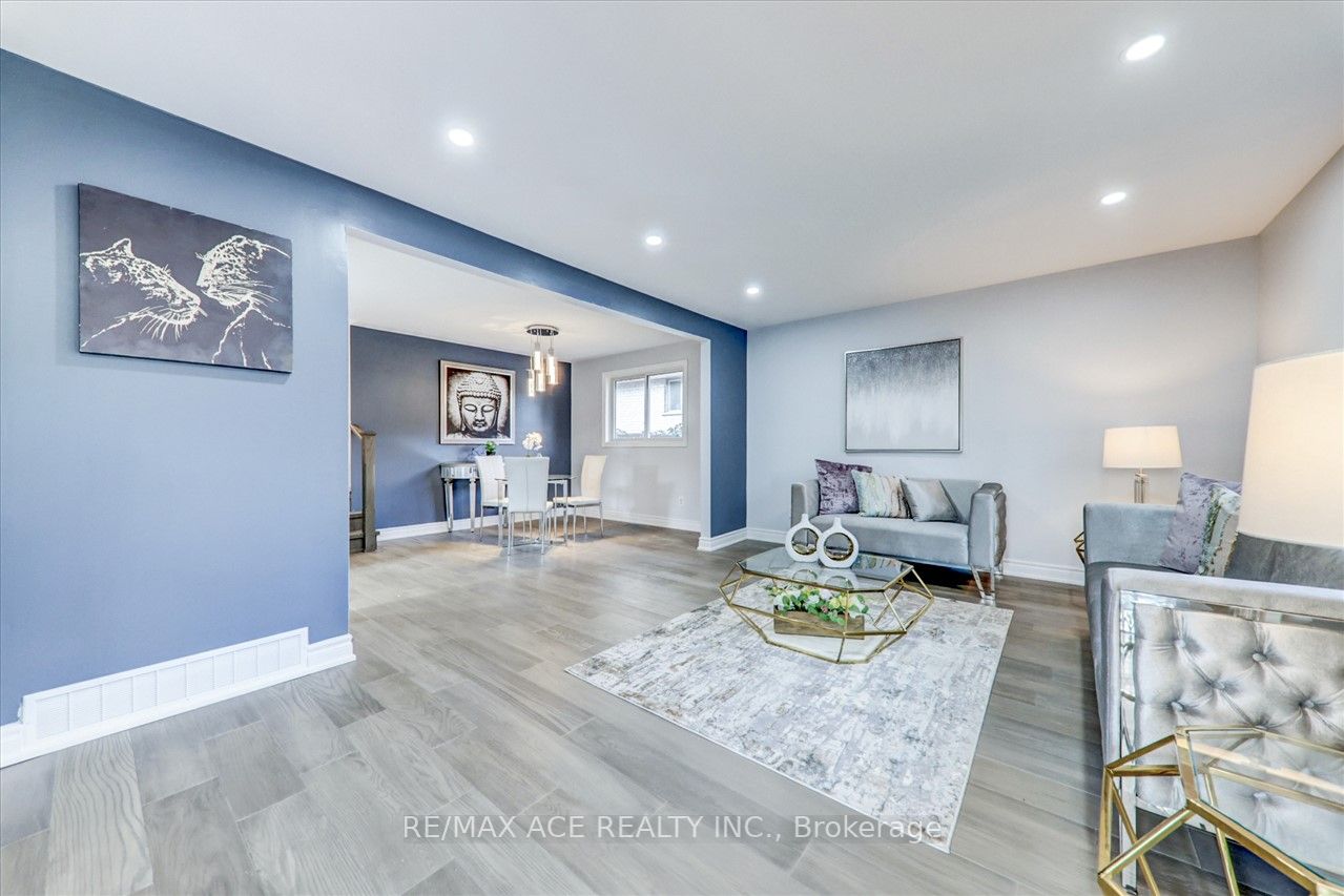 8 Ponderosa Crescent