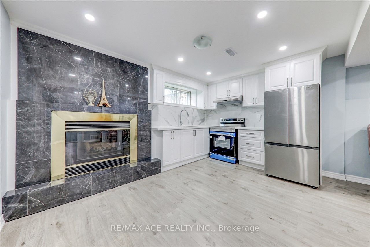 8 Ponderosa Crescent