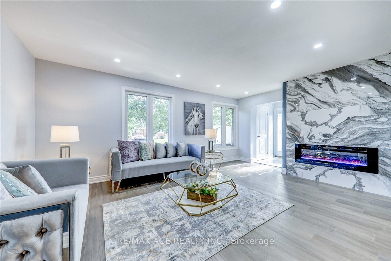 8 Ponderosa Crescent