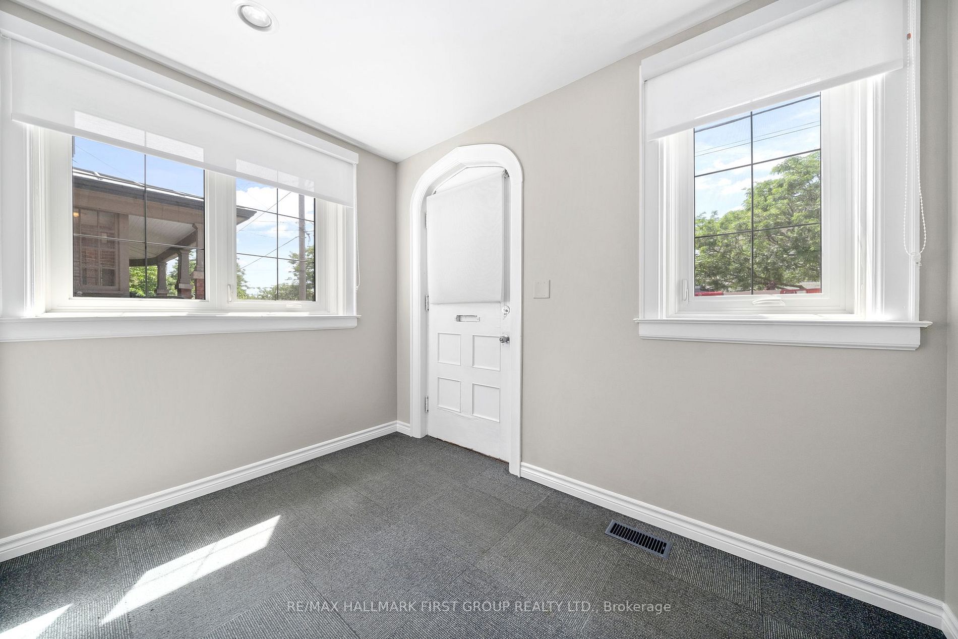 304 Division St