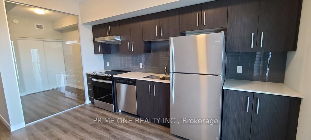 15 Queen St S, #905