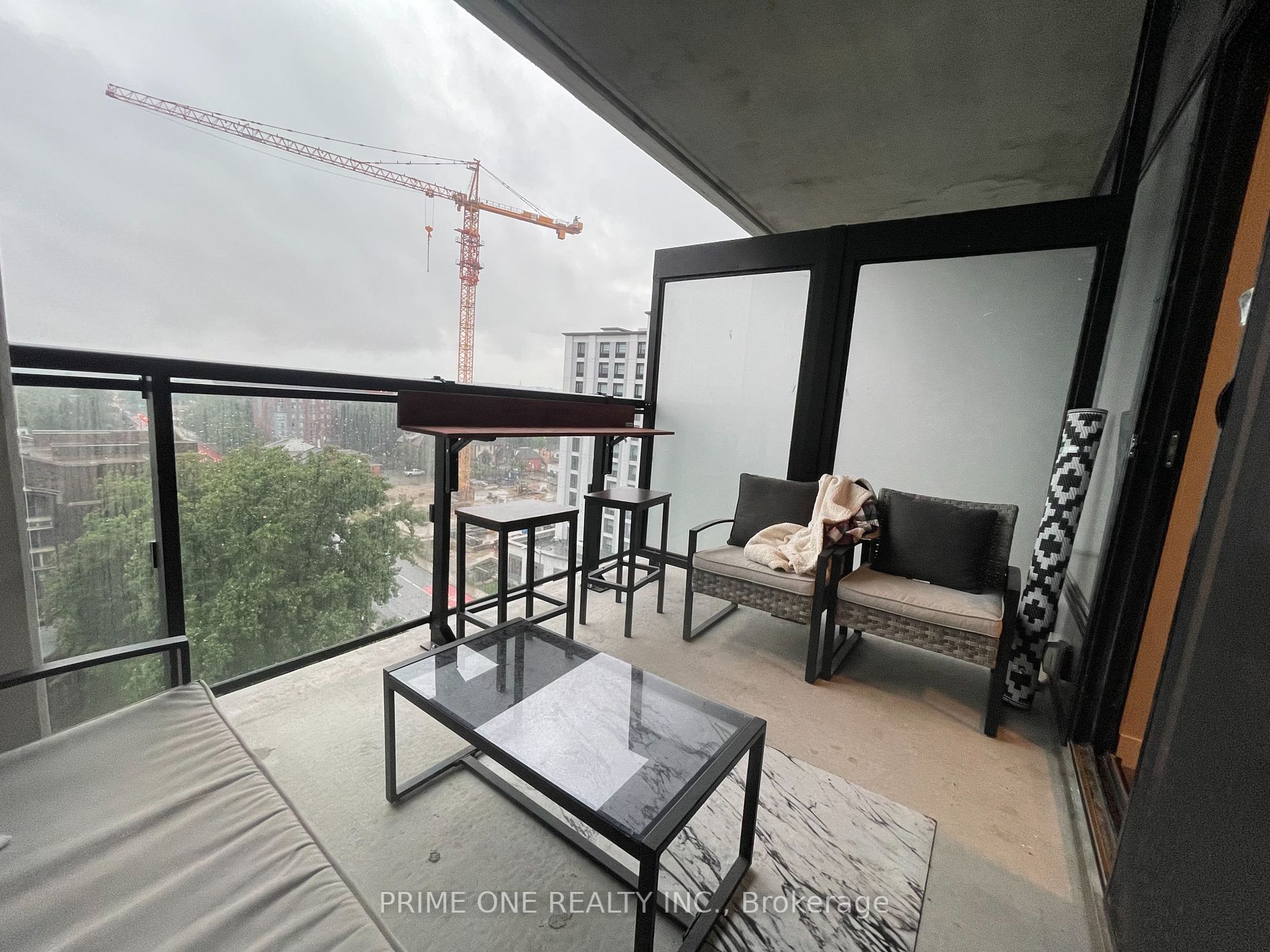 15 Queen St S, #905