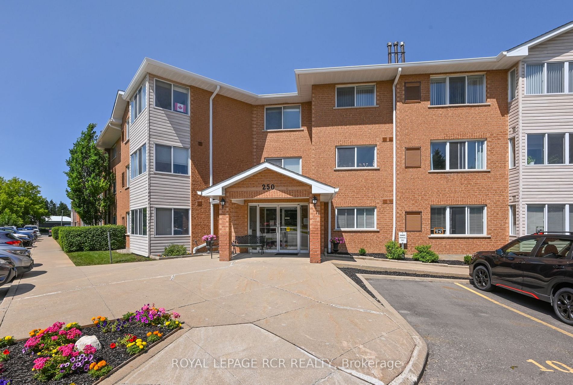 250 Robert St, #100