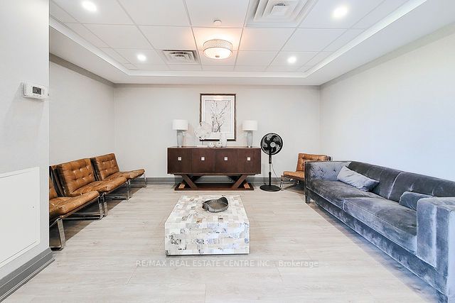 101 Shoreview Pl, #329
