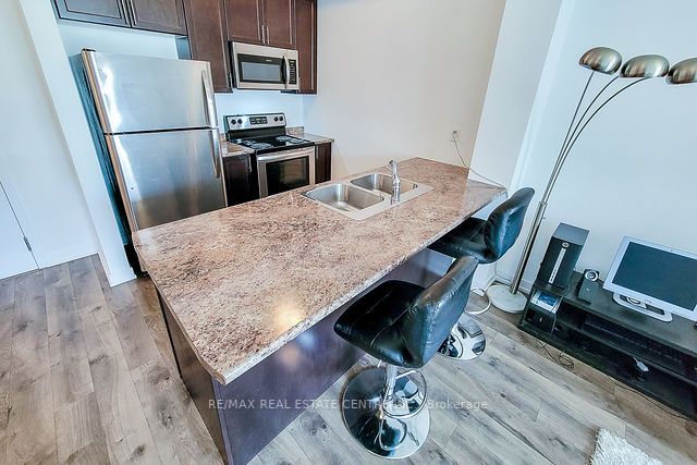 101 Shoreview Pl, #329