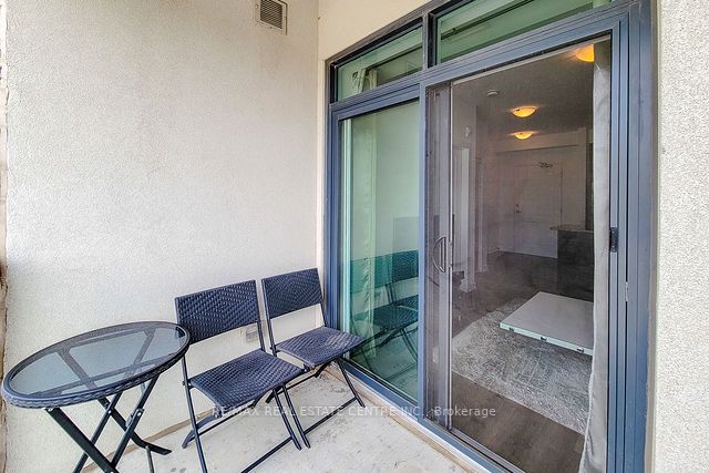 101 Shoreview Pl, #329