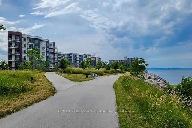 101 Shoreview Pl, #329