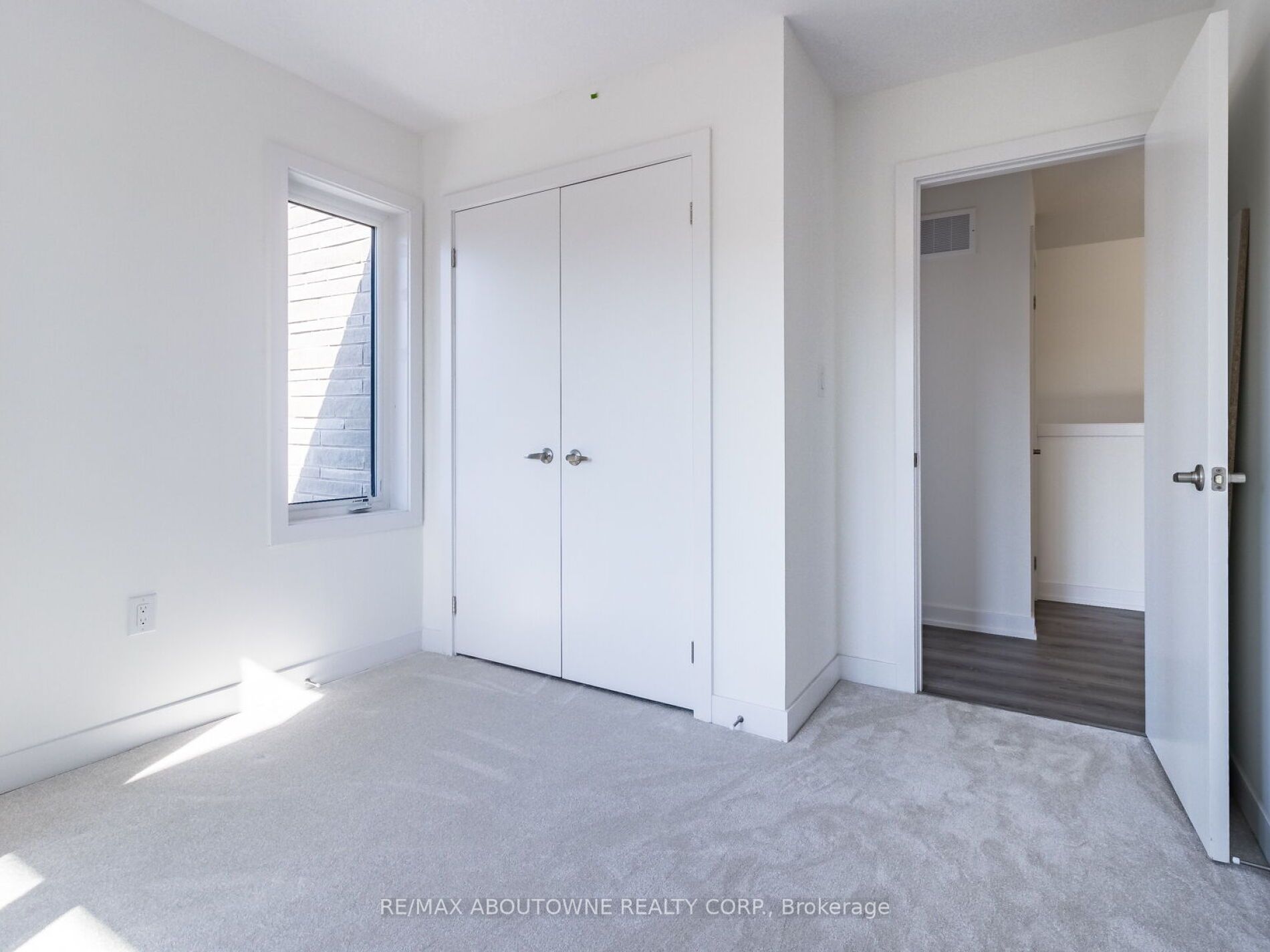 590 North Service Rd, #107