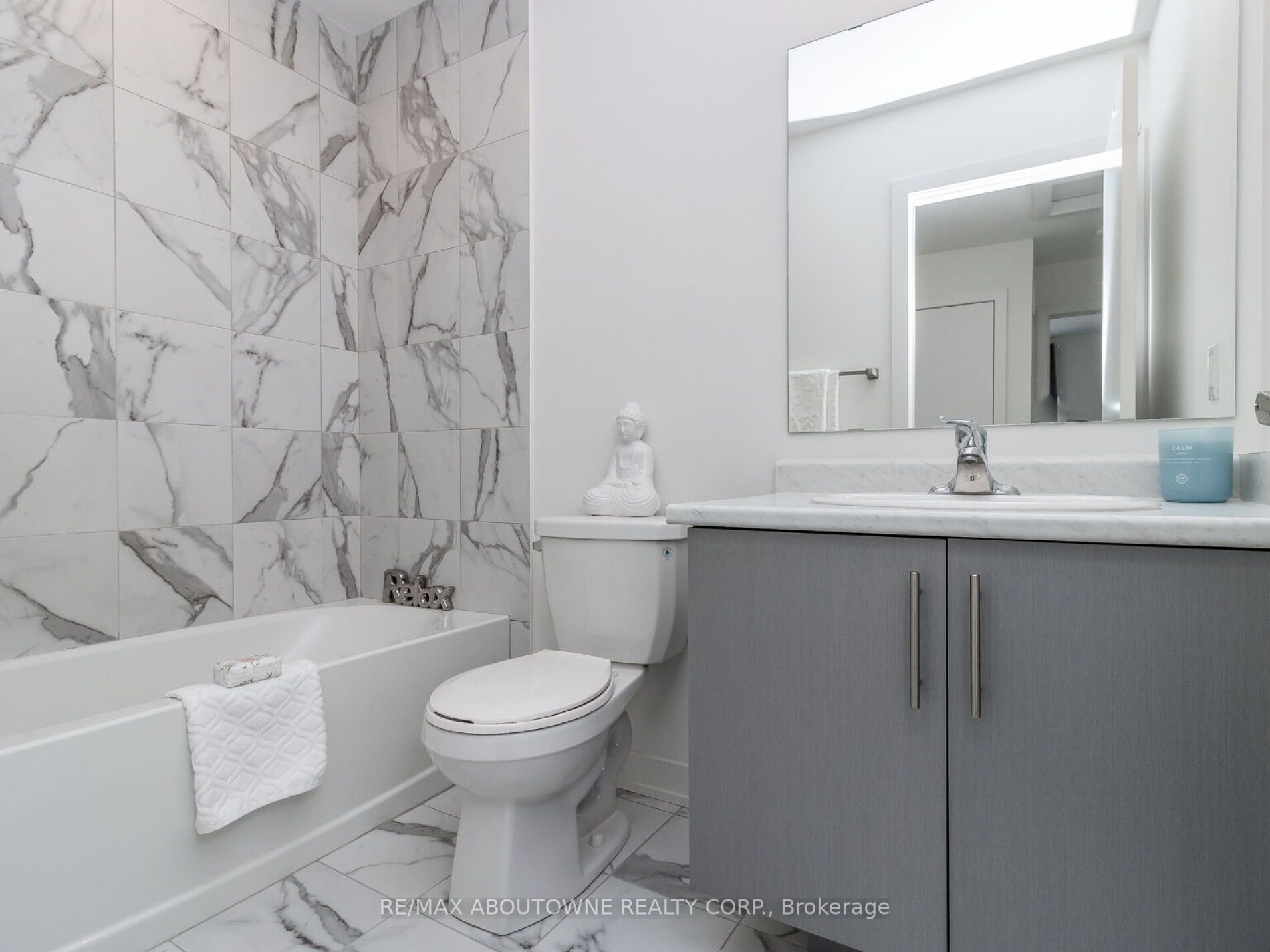 590 North Service Rd, #107