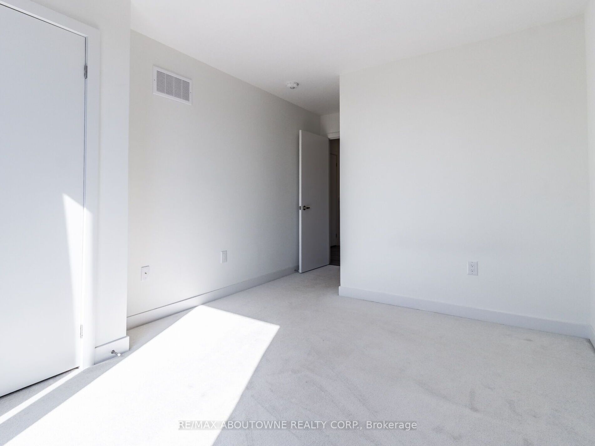 590 North Service Rd, #107