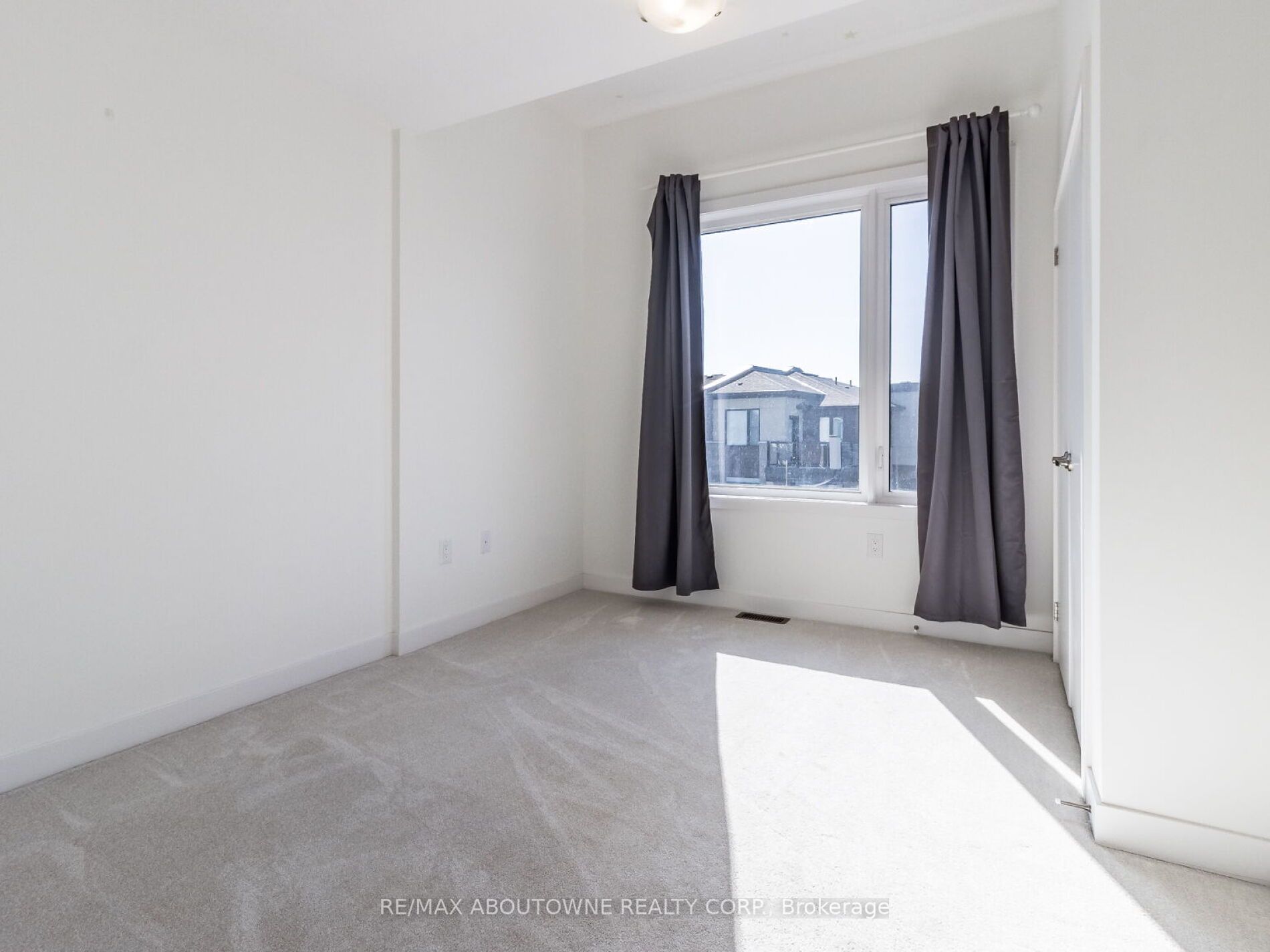 590 North Service Rd, #107