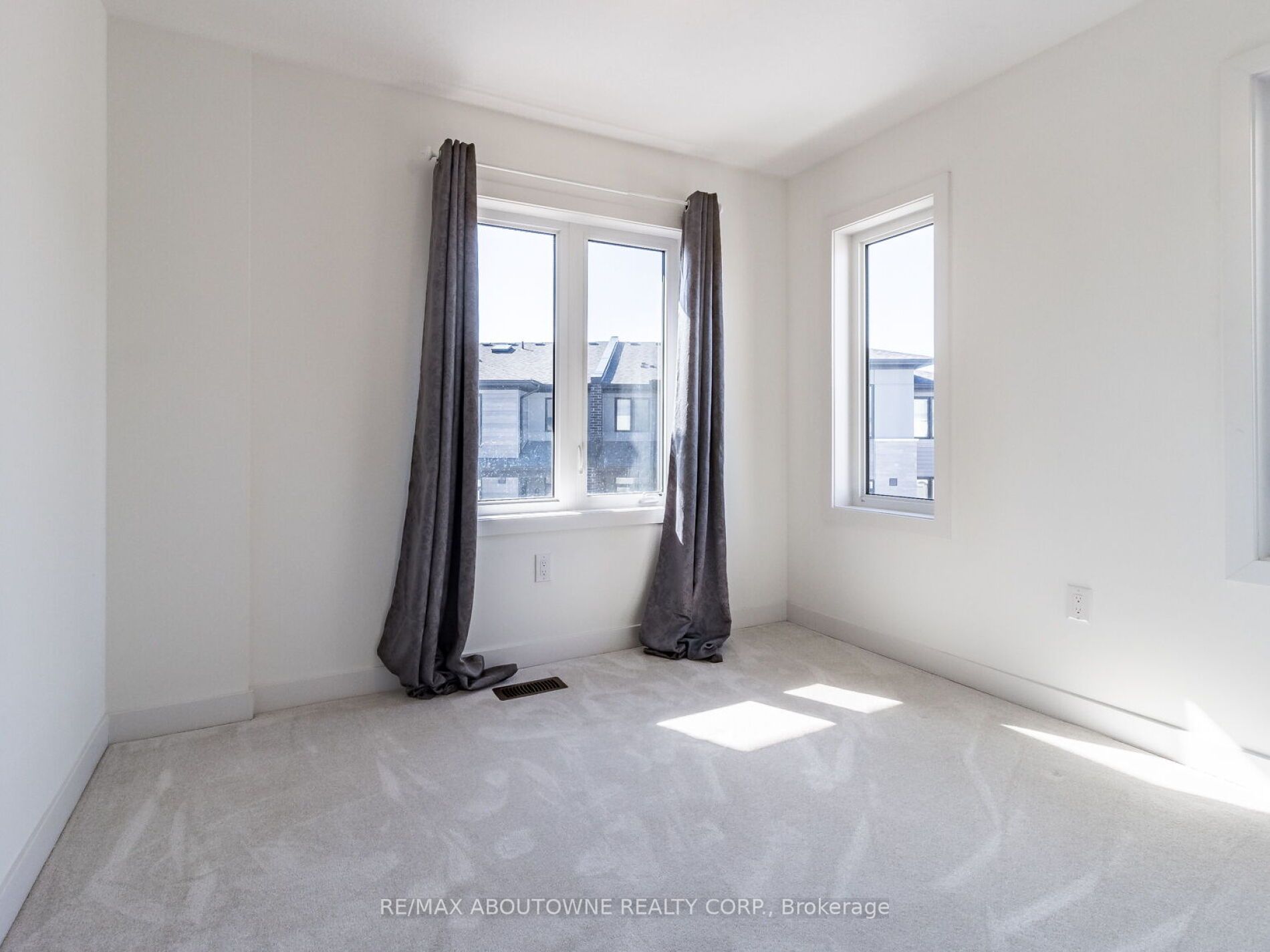 590 North Service Rd, #107